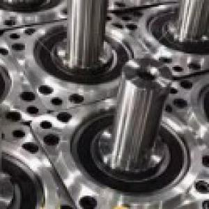 纽氏达特 减速箱PF60L2-20-P2-S2-14-30-50-70-M5 额定电压：220V 额定转速：3000rpm