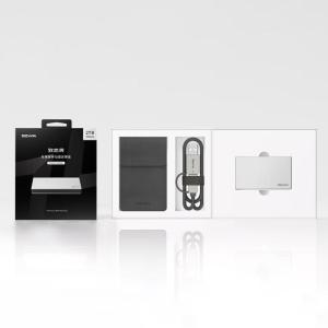 致态 PSSD移动固态硬盘 ZTPB5AP10B20L1 灵·先锋版 2TB Type-c USB 3.2 读速2000MB/s 银色