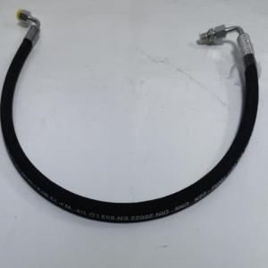 PISKER 泵控制高压油管EN853I.D 材质：橡胶+不锈钢丝  壁厚：4mm  备注：两个平行弯头，带高强度油嘴接头，5根起订