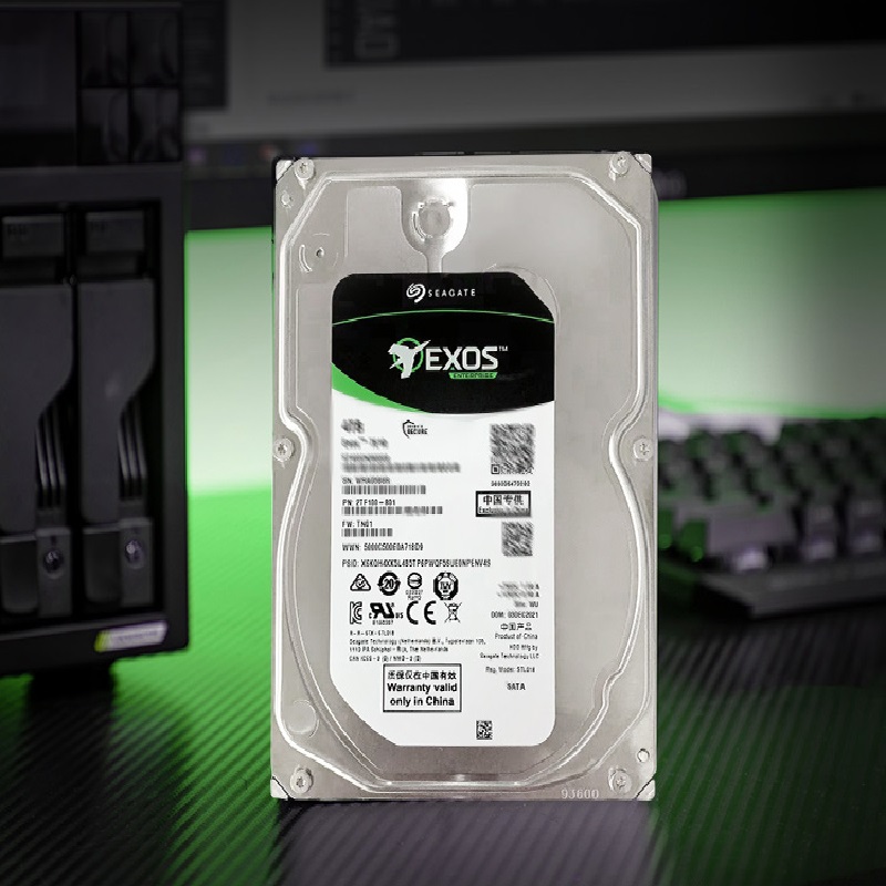 希捷 硬盘 ST4000NM000B 希捷银河7E10系列 商品毛重：0.73kg 缓存：256MB 接口：SATA接口 转速：7200rpm 容量：4TB 硬盘类型：企业级硬盘