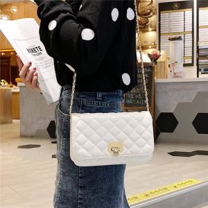 CLOUS KRAUSE 斜挎包 CKB19W596A 20*12*5cm PU 菱格 白色